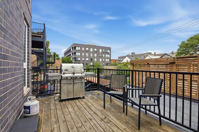 1639 N Artesian Avenue 2N, Chicago, IL 60647