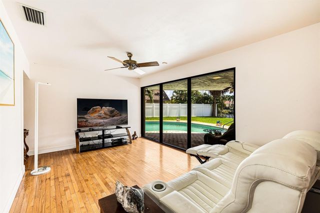 2200 SE 8th Street, Pompano Beach, FL 33062