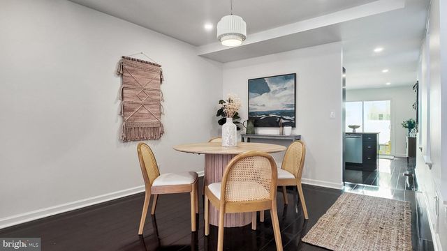 2437 CARPENTER ST, Philadelphia, PA 19146