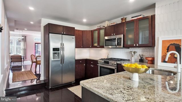 2437 CARPENTER ST, Philadelphia, PA 19146