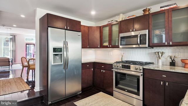 2437 CARPENTER ST, Philadelphia, PA 19146