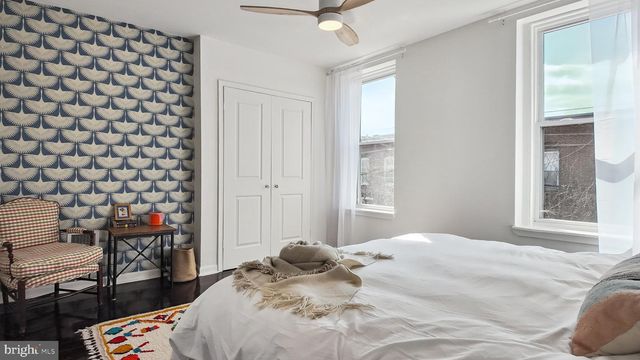 2437 CARPENTER ST, Philadelphia, PA 19146