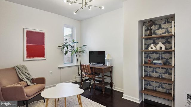 2437 CARPENTER ST, Philadelphia, PA 19146