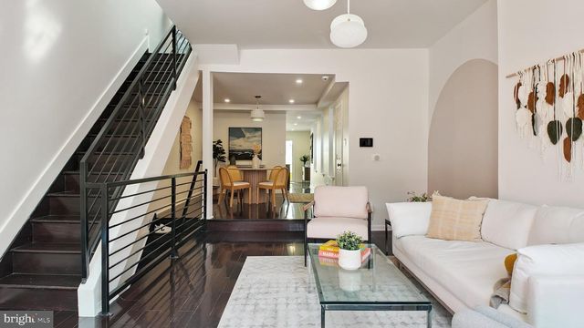 2437 CARPENTER ST, Philadelphia, PA 19146