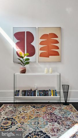 2437 CARPENTER ST, Philadelphia, PA 19146