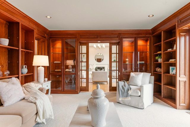 2618 W Lake Park COURT, Mequon, WI 53092