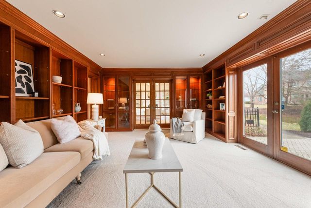 2618 W Lake Park COURT, Mequon, WI 53092