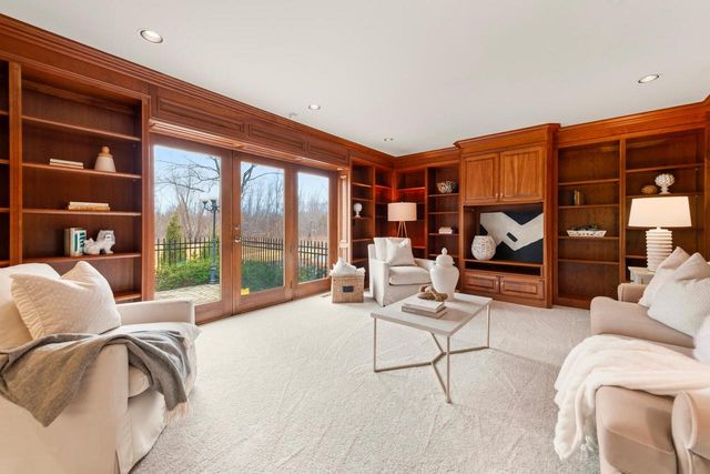 2618 W Lake Park COURT, Mequon, WI 53092