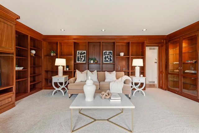 2618 W Lake Park COURT, Mequon, WI 53092