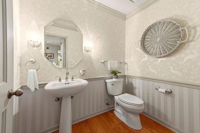 2618 W Lake Park COURT, Mequon, WI 53092