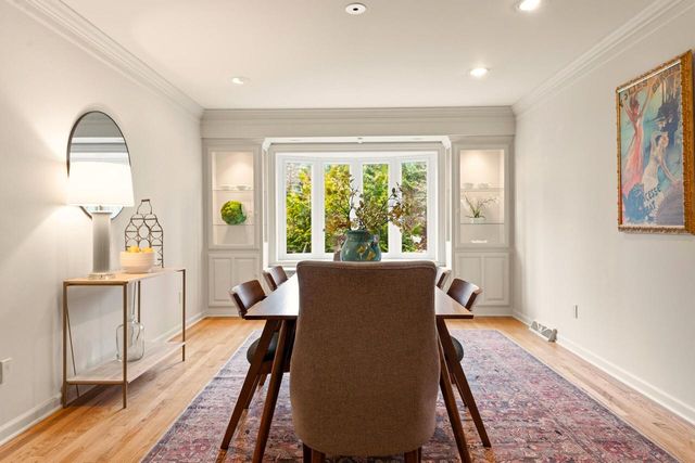 2618 W Lake Park COURT, Mequon, WI 53092