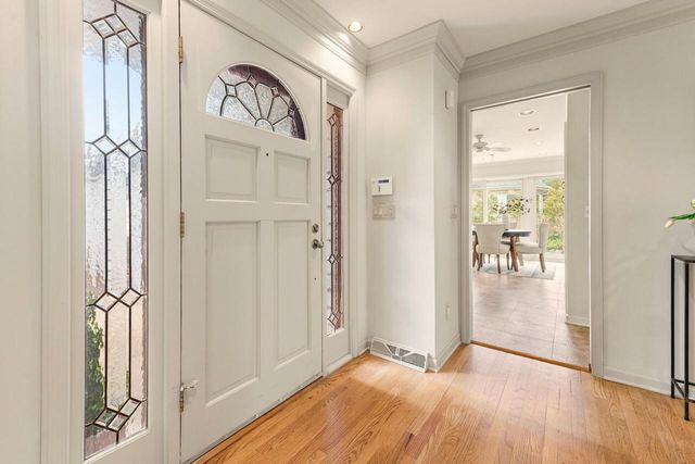 2618 W Lake Park COURT, Mequon, WI 53092