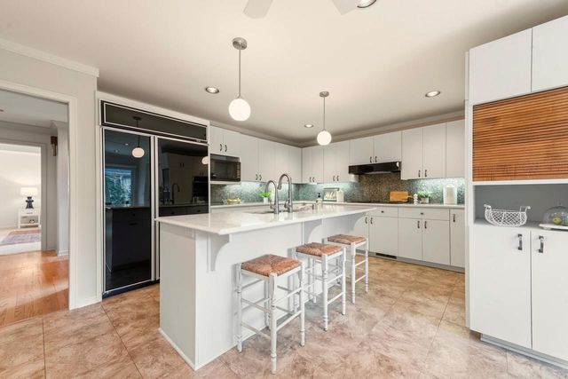 2618 W Lake Park COURT, Mequon, WI 53092