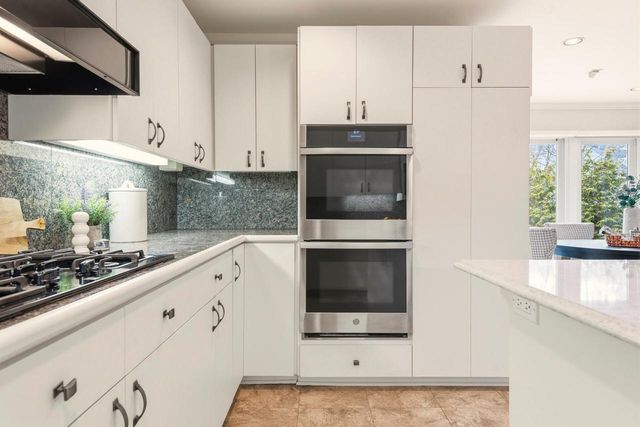 2618 W Lake Park COURT, Mequon, WI 53092