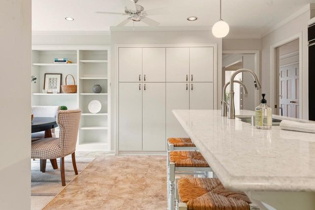 2618 W Lake Park COURT, Mequon, WI 53092