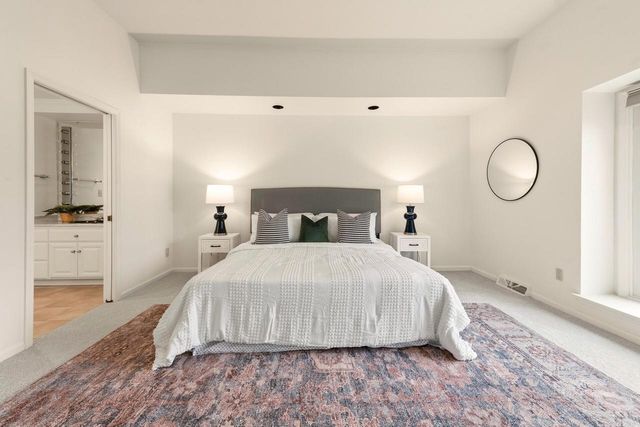 2618 W Lake Park COURT, Mequon, WI 53092