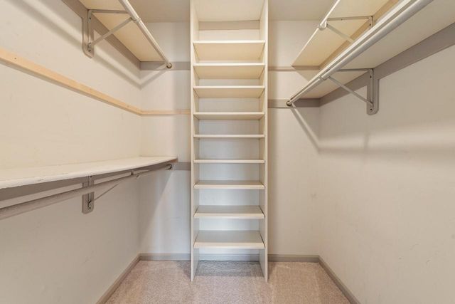 2618 W Lake Park COURT, Mequon, WI 53092