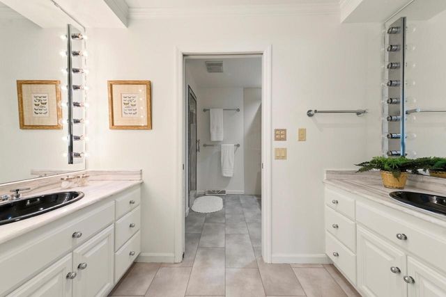 2618 W Lake Park COURT, Mequon, WI 53092