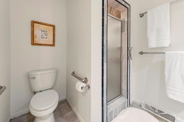 2618 W Lake Park COURT, Mequon, WI 53092