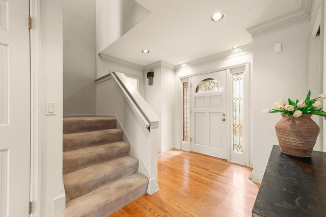 2618 W Lake Park COURT, Mequon, WI 53092