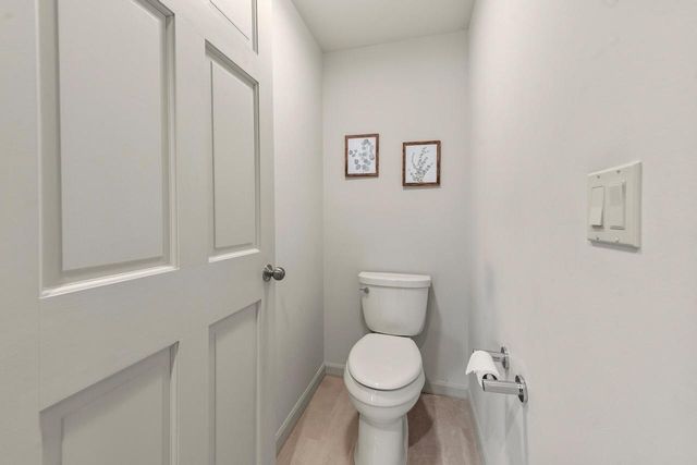 2618 W Lake Park COURT, Mequon, WI 53092