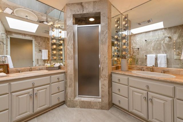 2618 W Lake Park COURT, Mequon, WI 53092