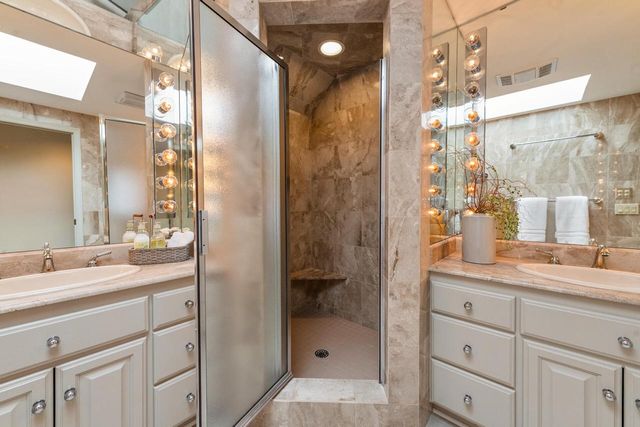 2618 W Lake Park COURT, Mequon, WI 53092