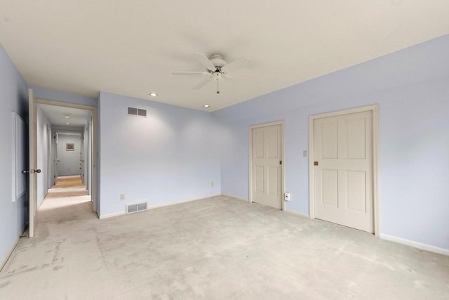 2618 W Lake Park COURT, Mequon, WI 53092