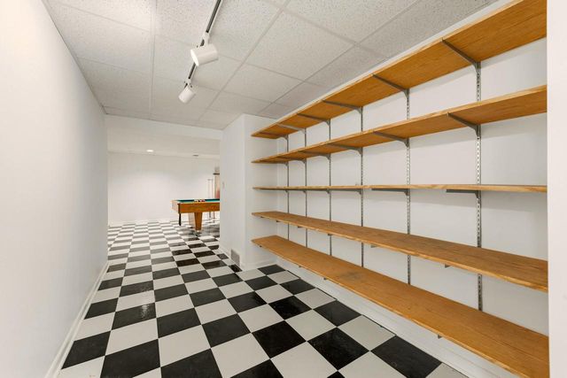 2618 W Lake Park COURT, Mequon, WI 53092