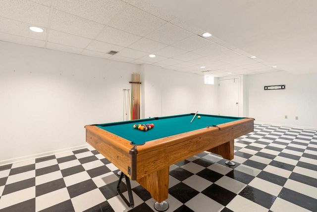 2618 W Lake Park COURT, Mequon, WI 53092