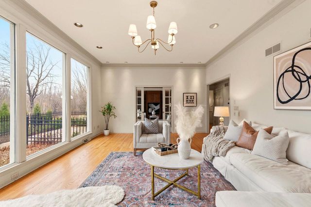 2618 W Lake Park COURT, Mequon, WI 53092