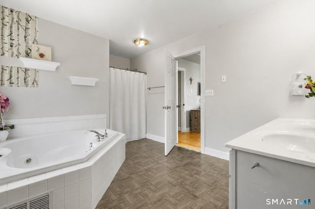 200 Captains Walk, Stratford, CT 06615
