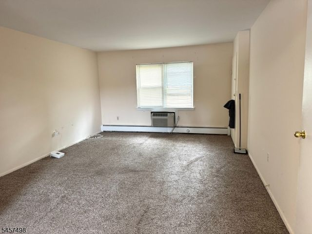 1120 Valley Rd 1B, Wayne Twp., NJ 07470