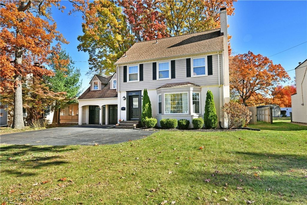 1054 Genesee Avenue NE, Warren, OH 44483