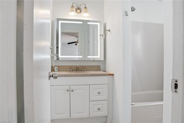 910 E Ocean View Ave Apt 5, Norfolk, VA 23503