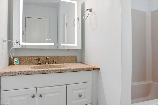 910 E Ocean View Ave Apt 5, Norfolk, VA 23503