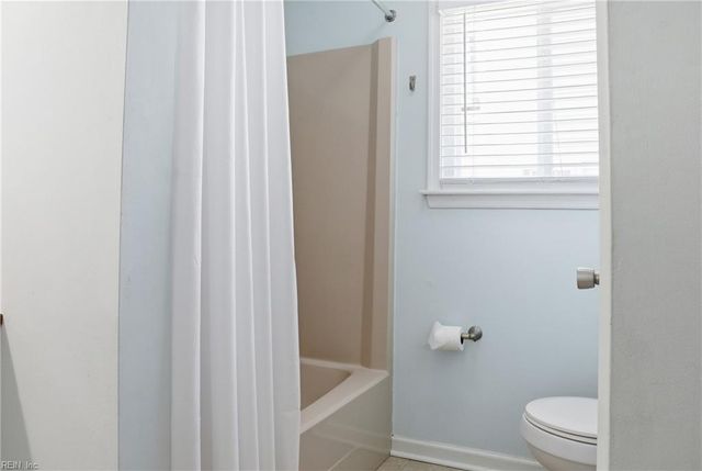 910 E Ocean View Ave Apt 5, Norfolk, VA 23503