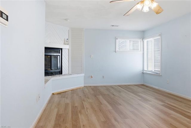 910 E Ocean View Ave Apt 5, Norfolk, VA 23503