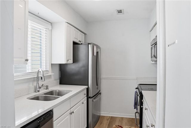910 E Ocean View Ave Apt 5, Norfolk, VA 23503