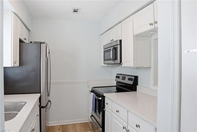 910 E Ocean View Ave Apt 5, Norfolk, VA 23503