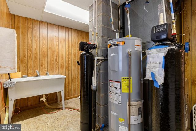 54 RICHARDS FERRY RD, Fredericksburg, VA 22406