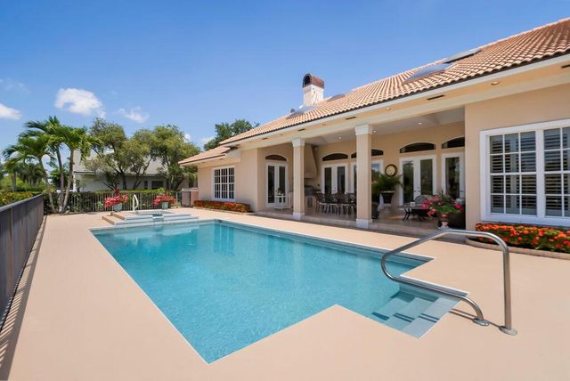 83 Sandbourne Lane, Palm Beach Gardens, FL 33418