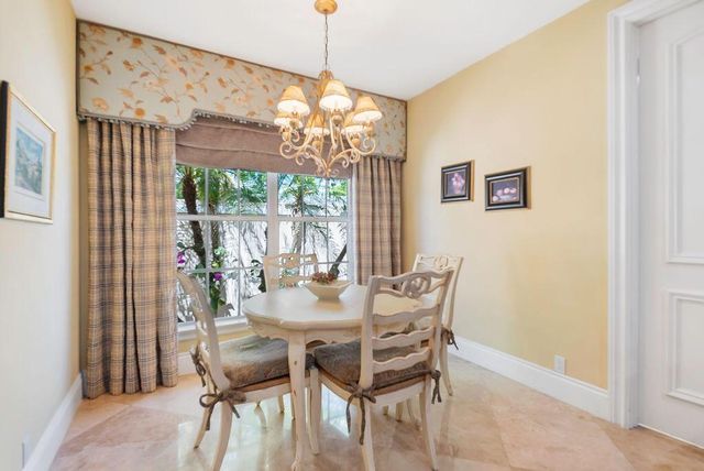 83 Sandbourne Lane, Palm Beach Gardens, FL 33418