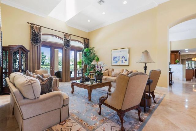 83 Sandbourne Lane, Palm Beach Gardens, FL 33418