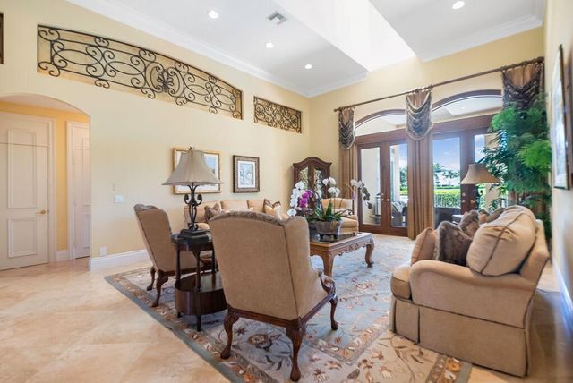 83 Sandbourne Lane, Palm Beach Gardens, FL 33418