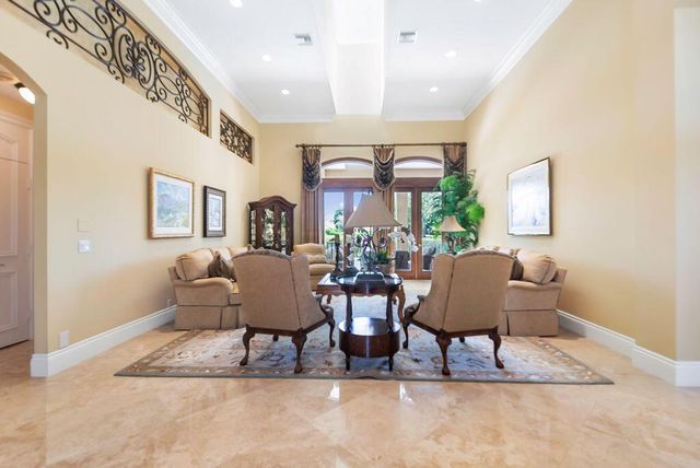 83 Sandbourne Lane, Palm Beach Gardens, FL 33418