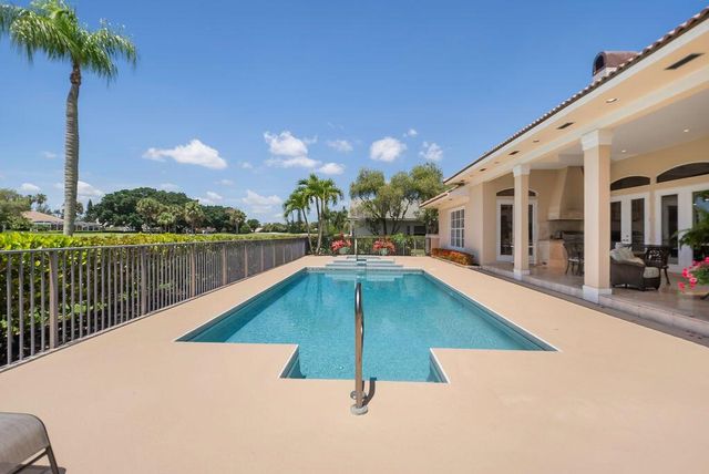 83 Sandbourne Lane, Palm Beach Gardens, FL 33418
