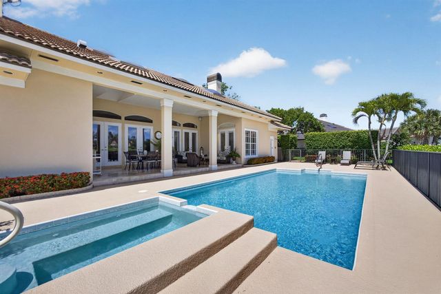 83 Sandbourne Lane, Palm Beach Gardens, FL 33418