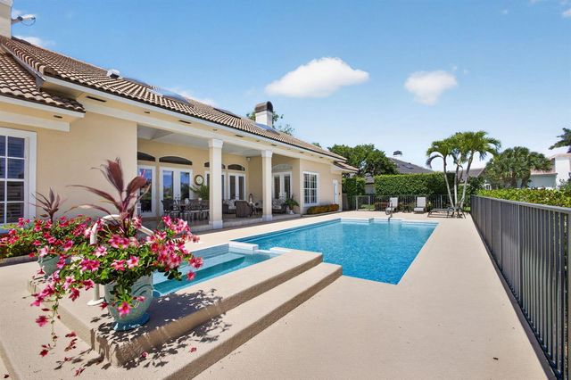 83 Sandbourne Lane, Palm Beach Gardens, FL 33418
