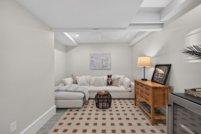 19 Fenwick St 1, Somerville, MA 02145